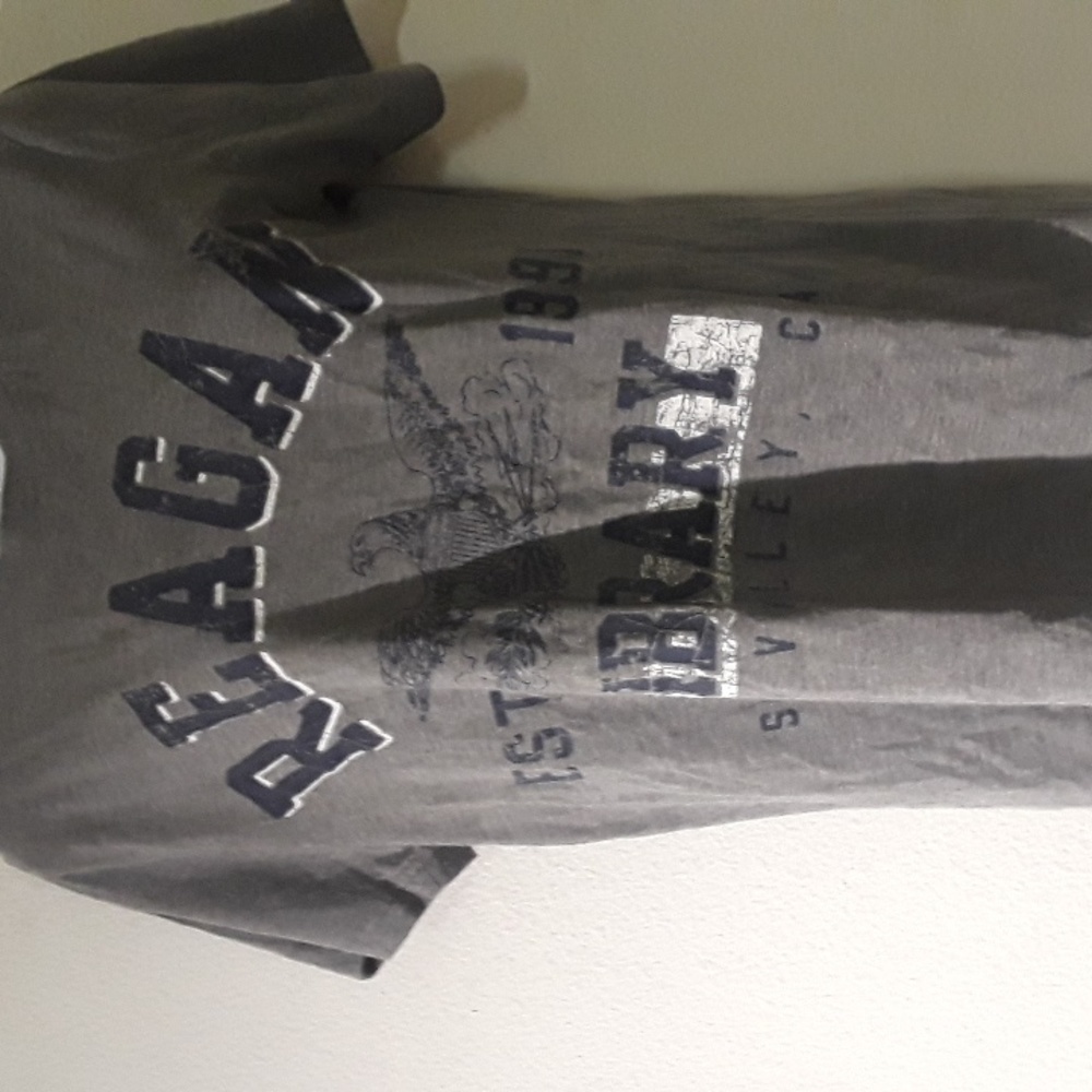 *C10 - RARE PRESIDRNT RONALD REAGAN  LIBRARY SZ. S GREY T SHIRT